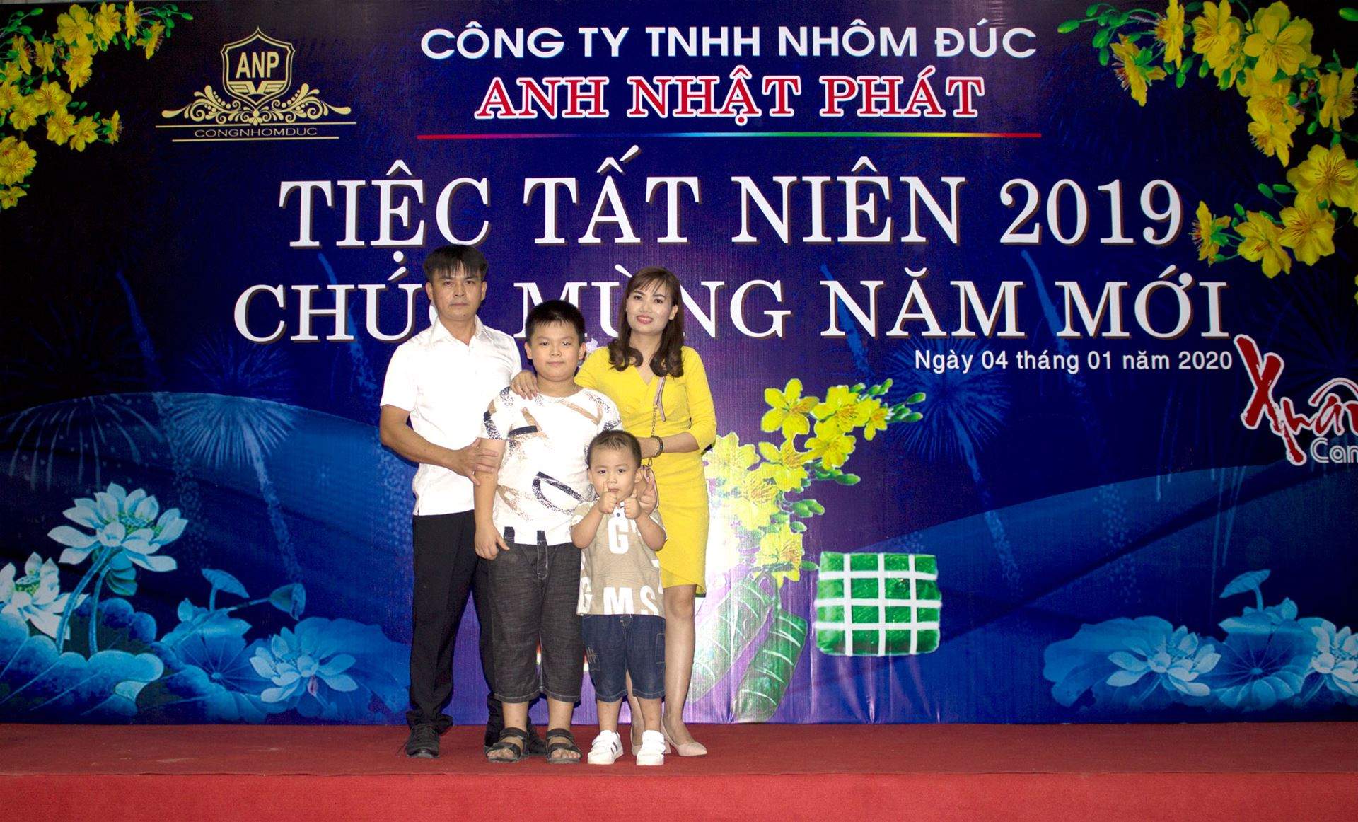 tất niên nhôm đúc anh nhật phát